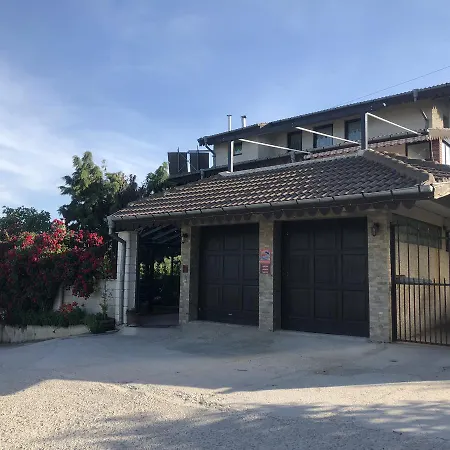 Delphini Guest house 2*
